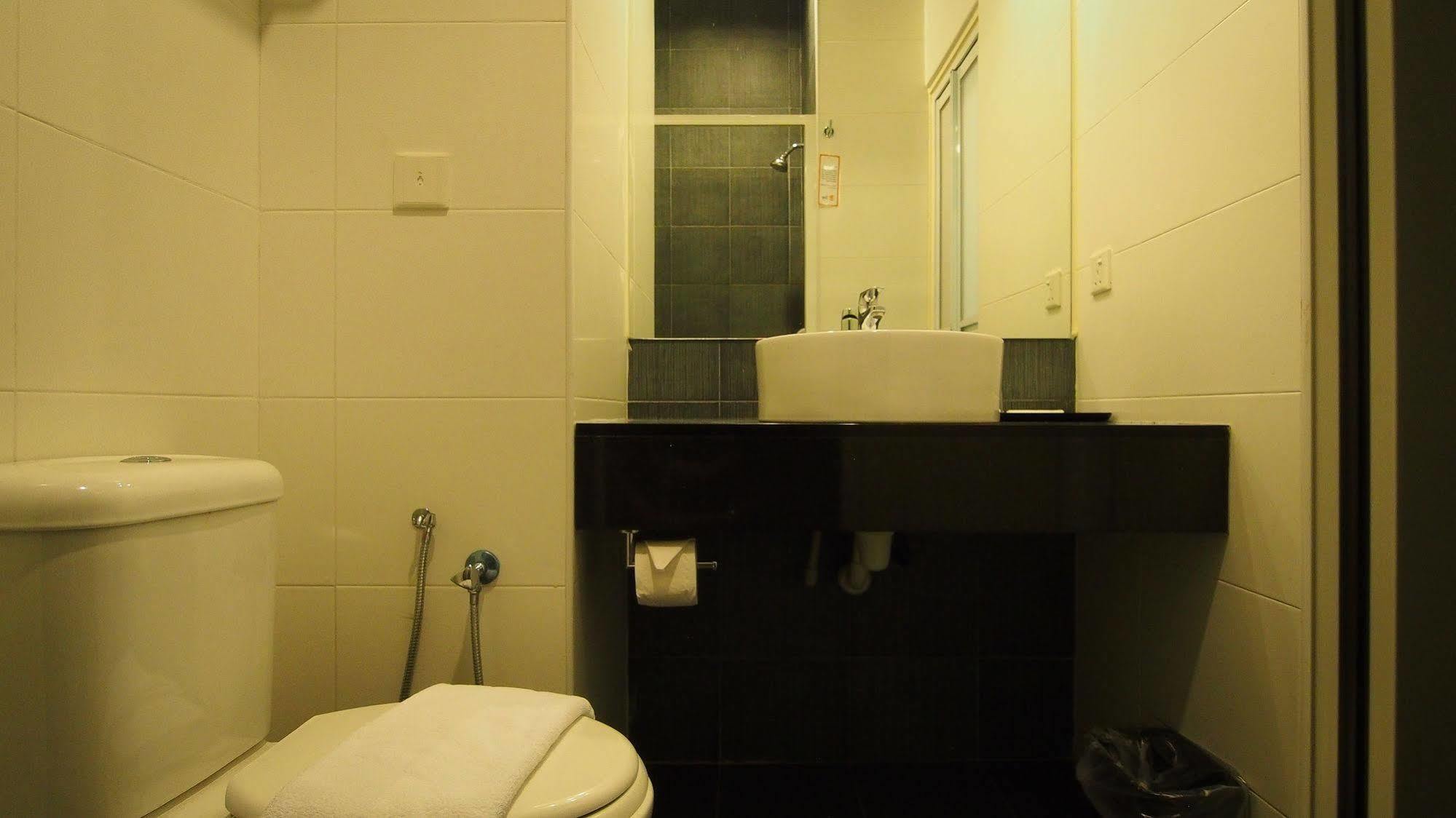 G Inn George Town Zewnętrze zdjęcie