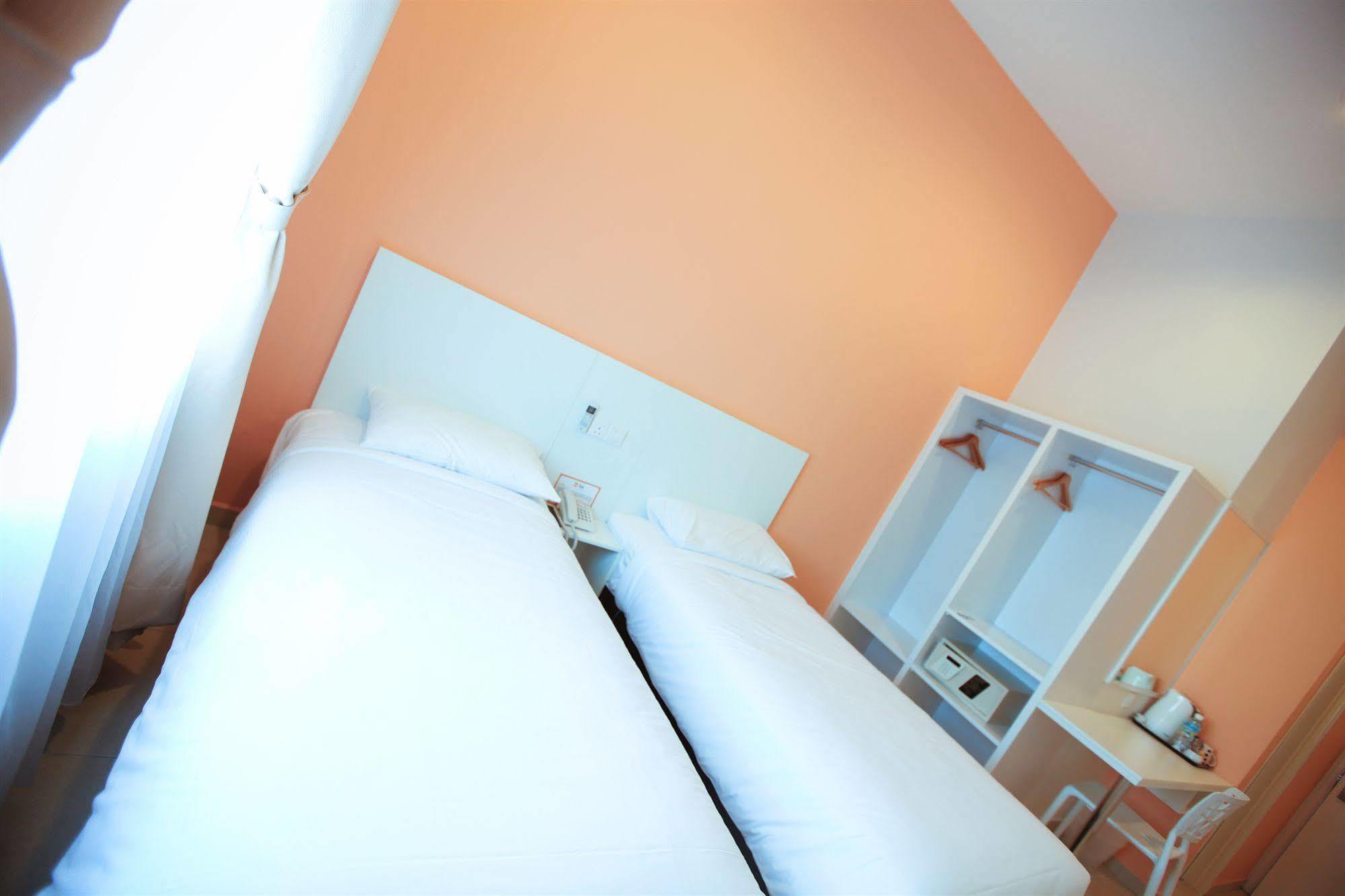 G Inn George Town Zewnętrze zdjęcie