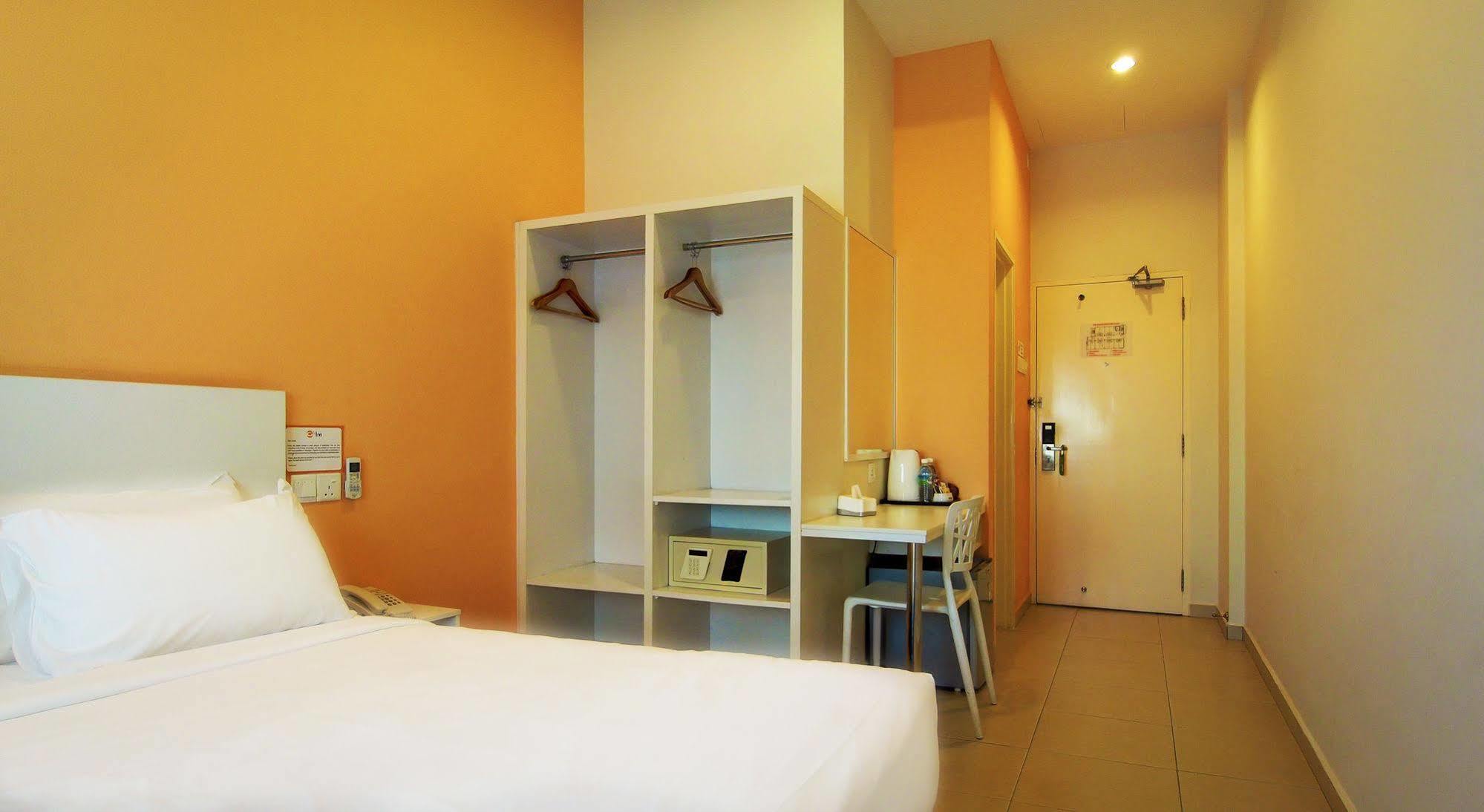 G Inn George Town Zewnętrze zdjęcie